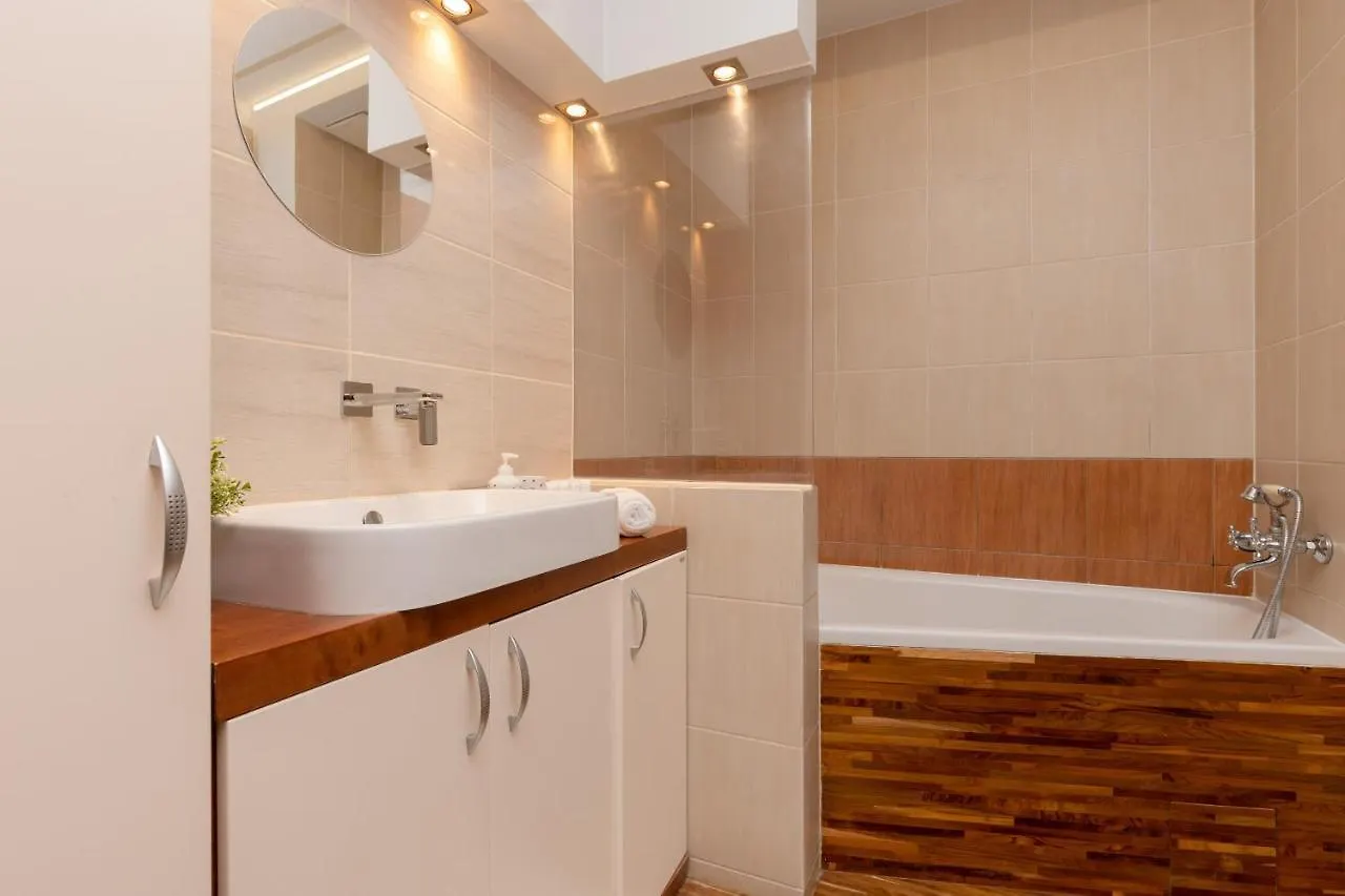 Comfy & Classy Apartment Near Cos Torwar By Noclegi Renters Warsaw 0*,